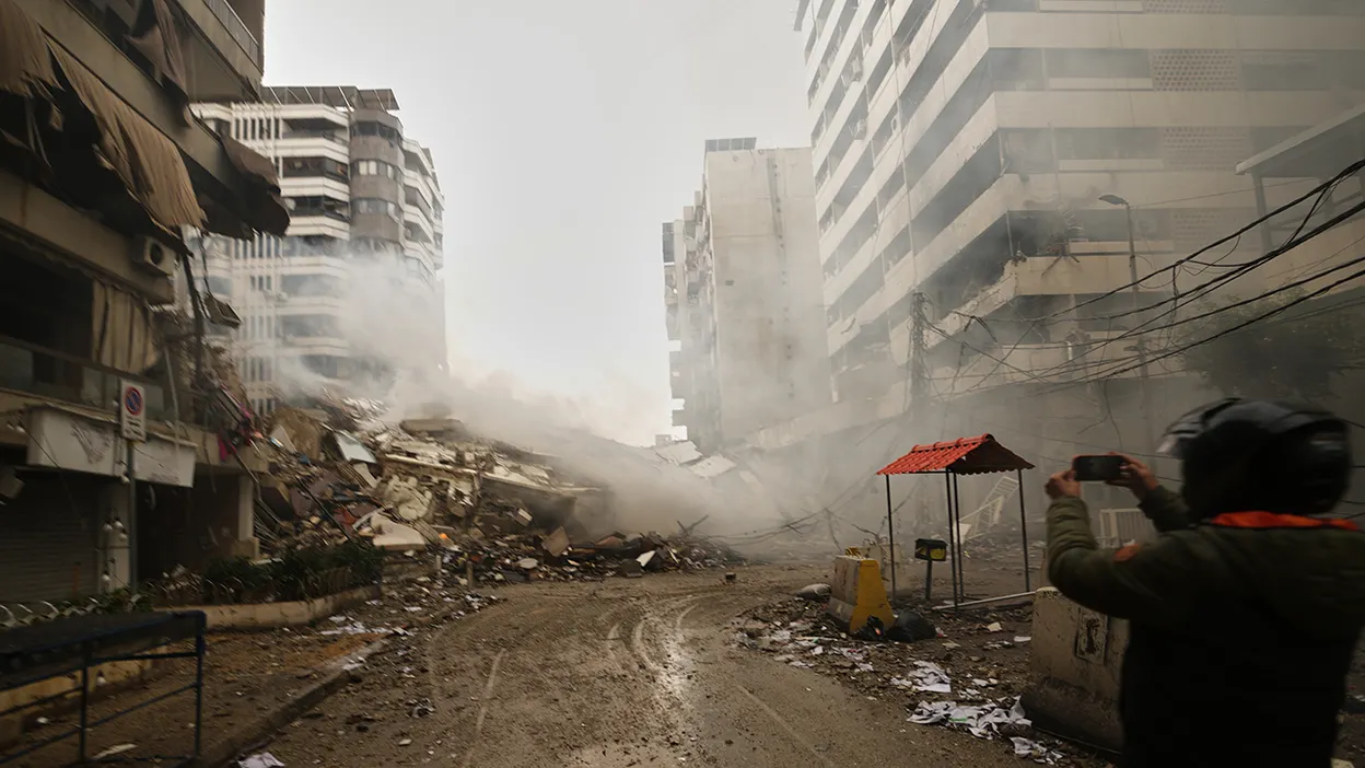 Escaladarea „Epic Fury”: Lovituri masive asupra Teheranului, avertismentul lui Trump privind Insula Kharg și mobilizarea aeriană în România