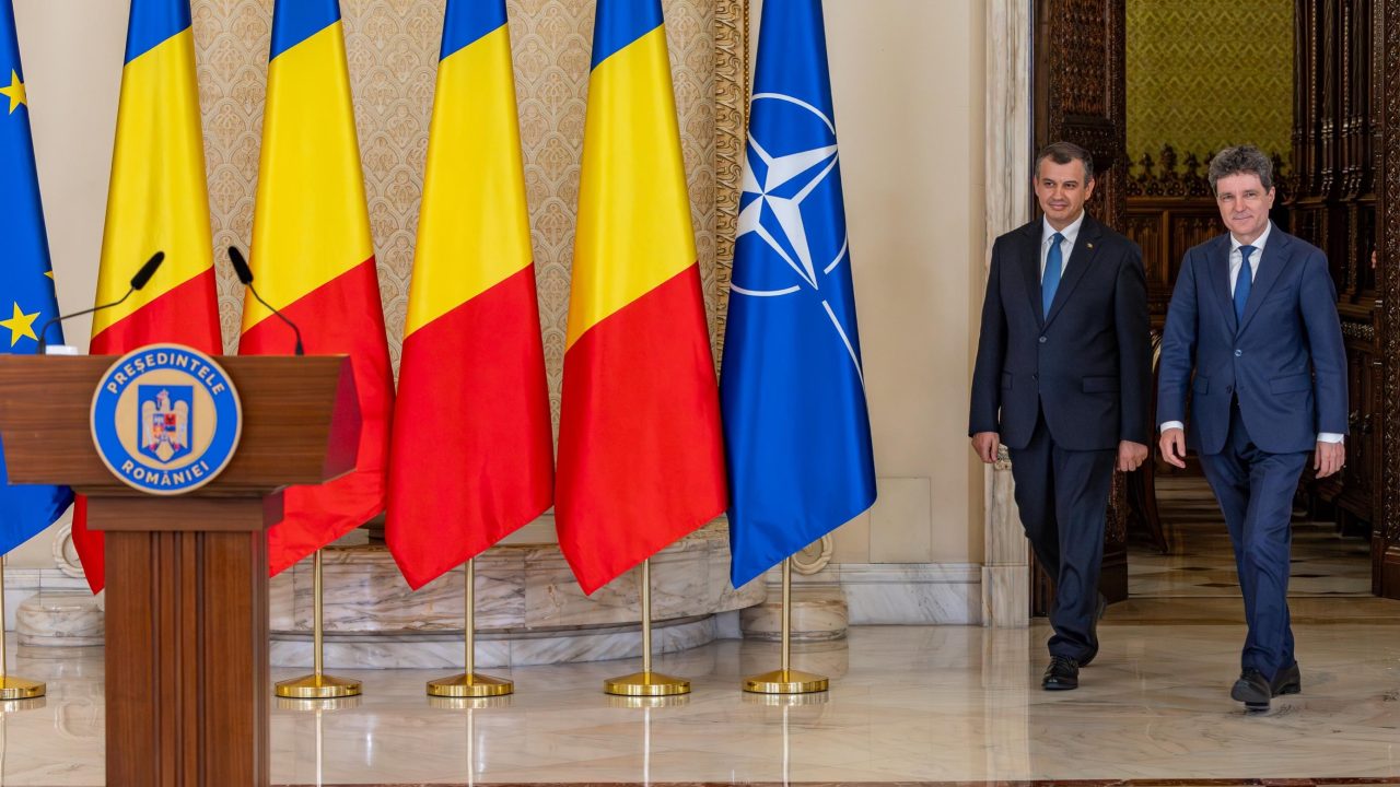 Începe numărătoarea inversă de 10 zile pentru formarea noului Guvern: președintele Nicușor Dan l-a desemnat pe Eugen Tomac pentru funcția de premier