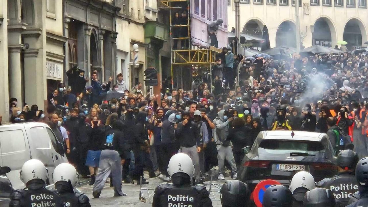 „Bootcamp pentru revolte” în Belgia: Ministrul Apărării vrea să trimită în tabere militare disciplinare tinerii care au provocat violențe la protestele din Bruxelles