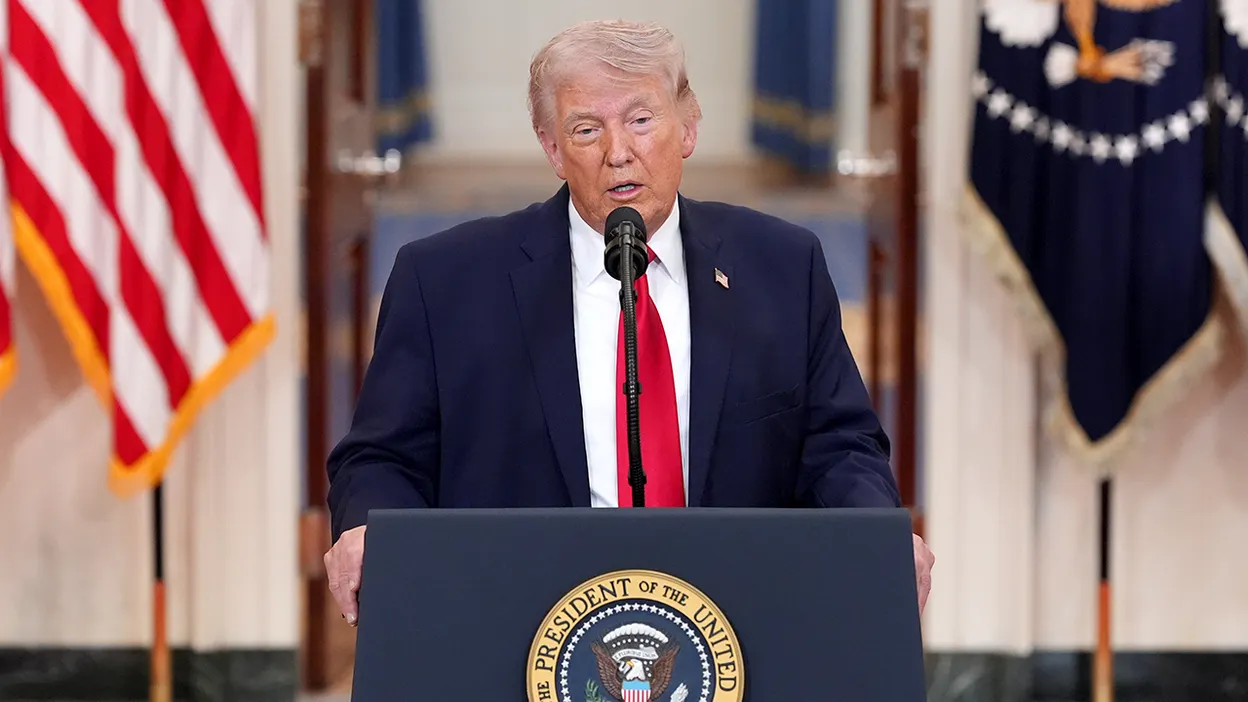 Nou cadru de securitate cibernetică în SUA: Donald Trump a semnat un ordin executiv istoric pentru inteligența artificială bazat exclusiv pe reglementări voluntare