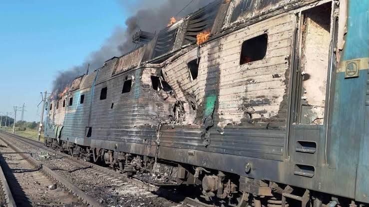 Ucraina solicită urgent sprijin internațional pentru înlocuirea locomotivelor distruse de atacurile rusești