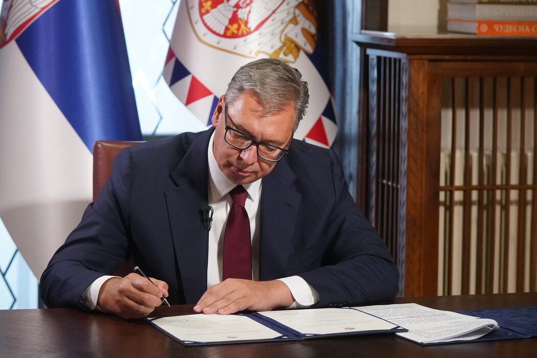 Aleksandar Vučić a dizolvat Parlamentul și a convocat alegeri parlamentare anticipate în Serbia pentru 25 octombrie